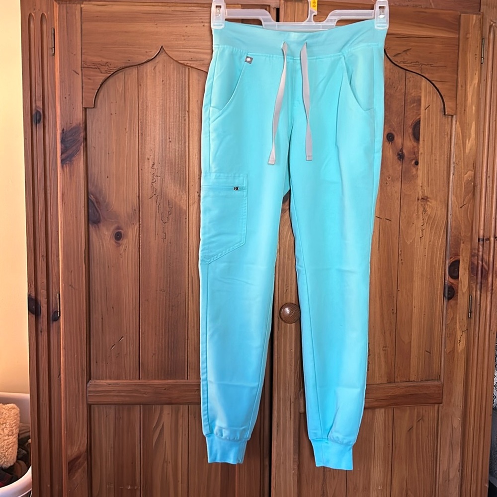 Figs jogger scrub pants